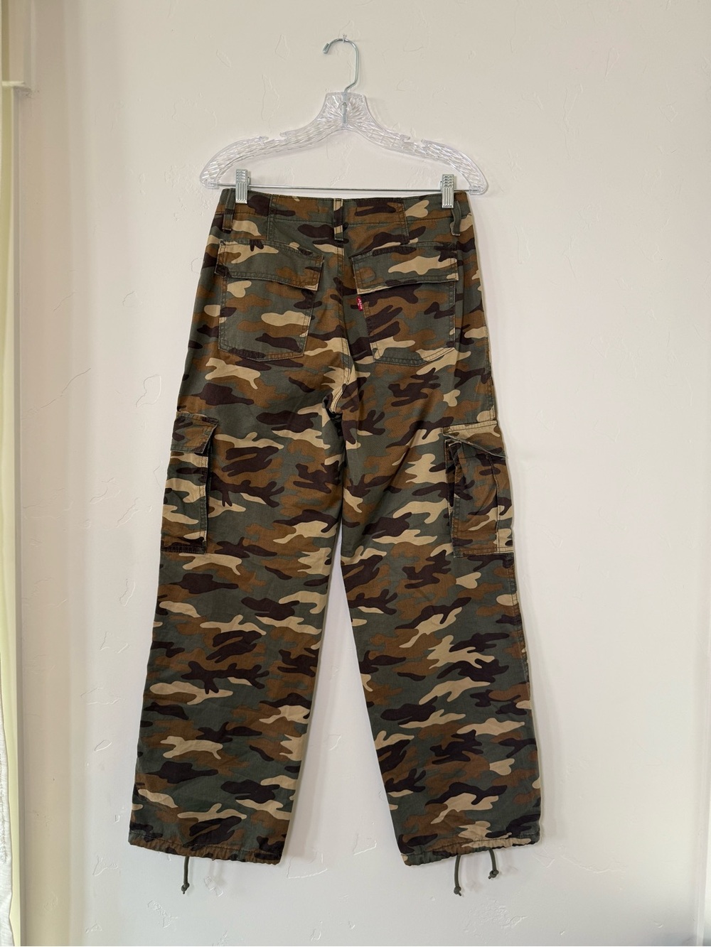 Levi’s ‘94 Baggy Cargo Pants Camo Print Size 26 - Picture 3 of 10